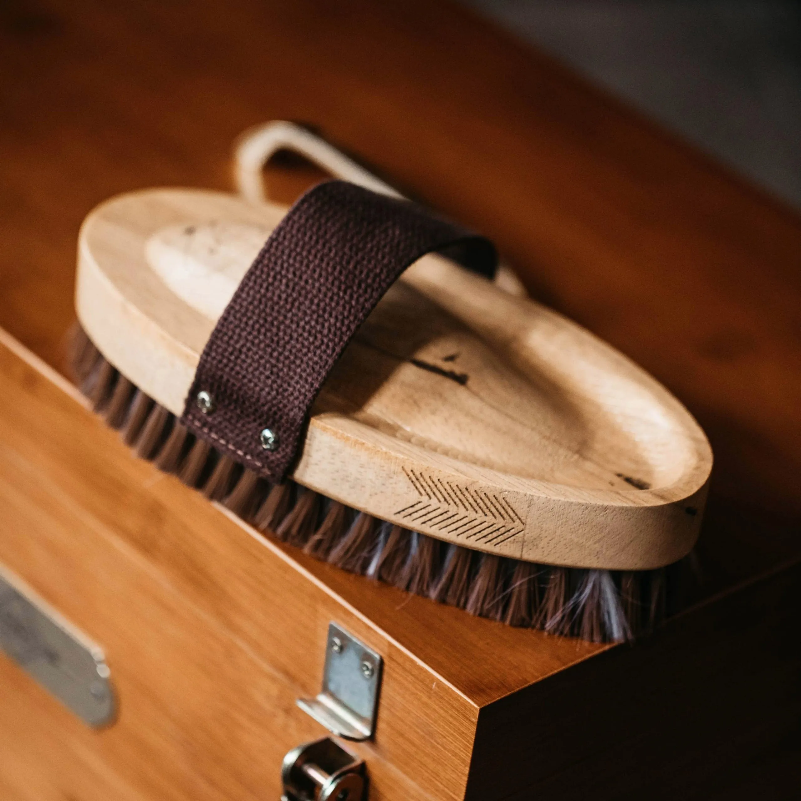 Grooming Deluxe Oval Soft Body Brush